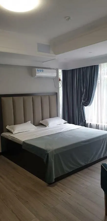 Hotel Monroe Almaty