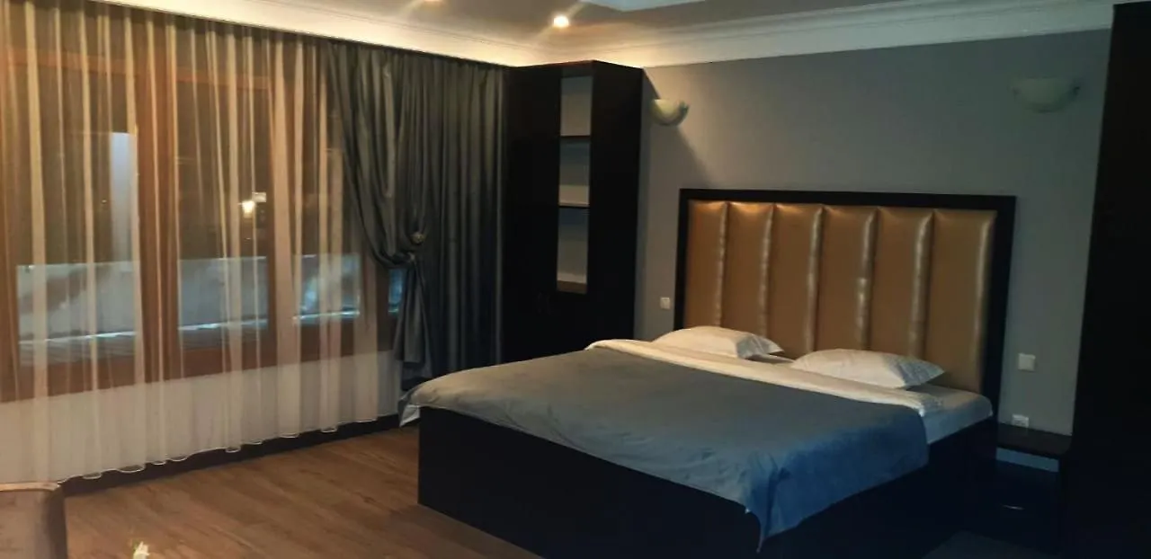 Hotel Monroe Almaty