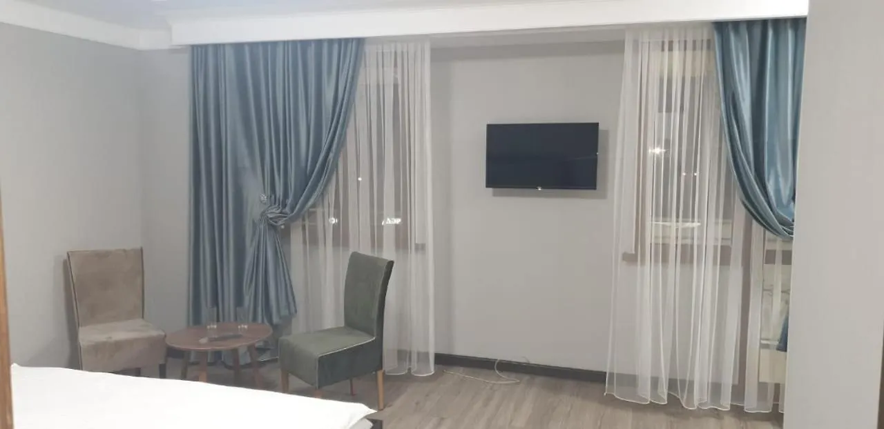 Hotel Monroe Almaty